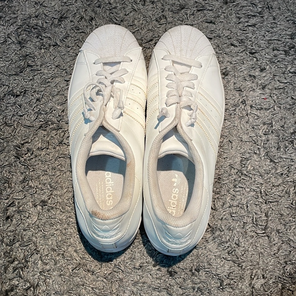 White adidas superstar - Picture 5 of 8